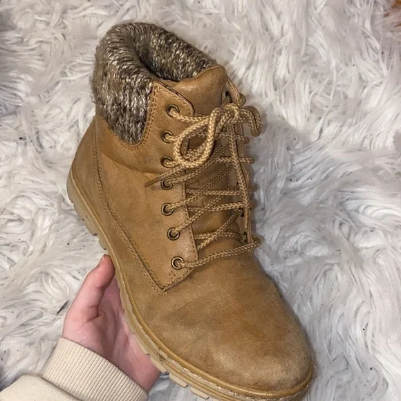 Timberlands - Picture 2 of 6